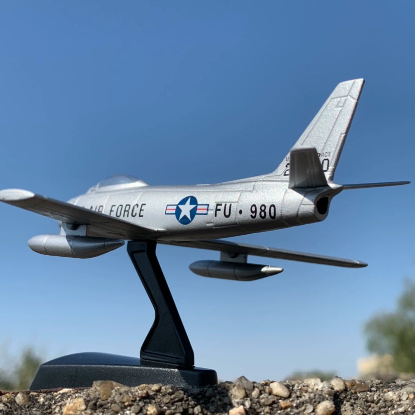 1/100 Scale North American F-86 Sabre Sabrejet USAF Fighter Diecast Model Aircraft