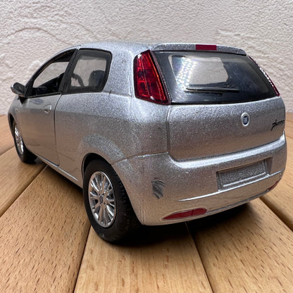 1/24 Scale 2008 Fiat Grande Punto Diecast Model Car