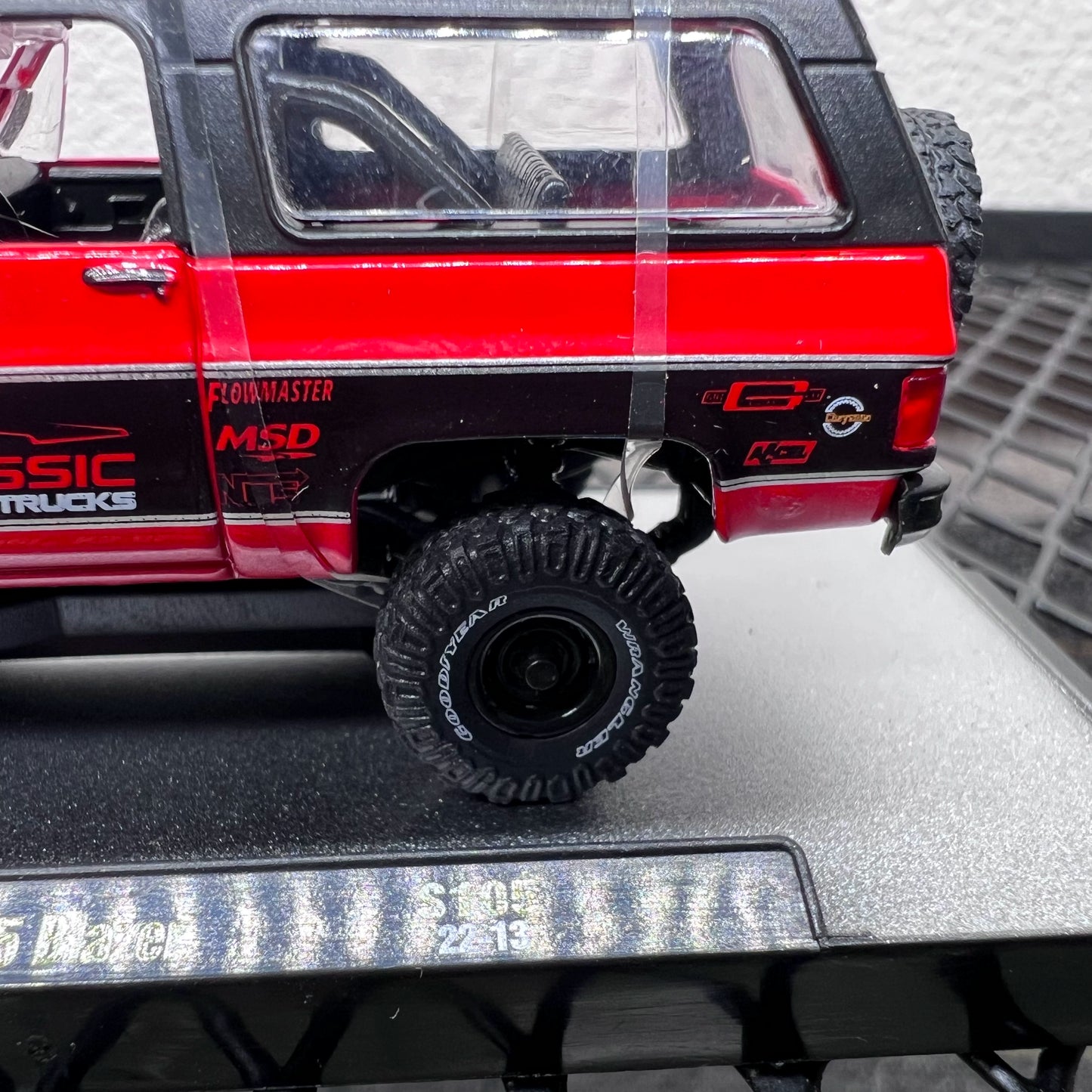 1/64 Scale 1973 Chevrolet K5 Blazer SUV Diecast Model Car