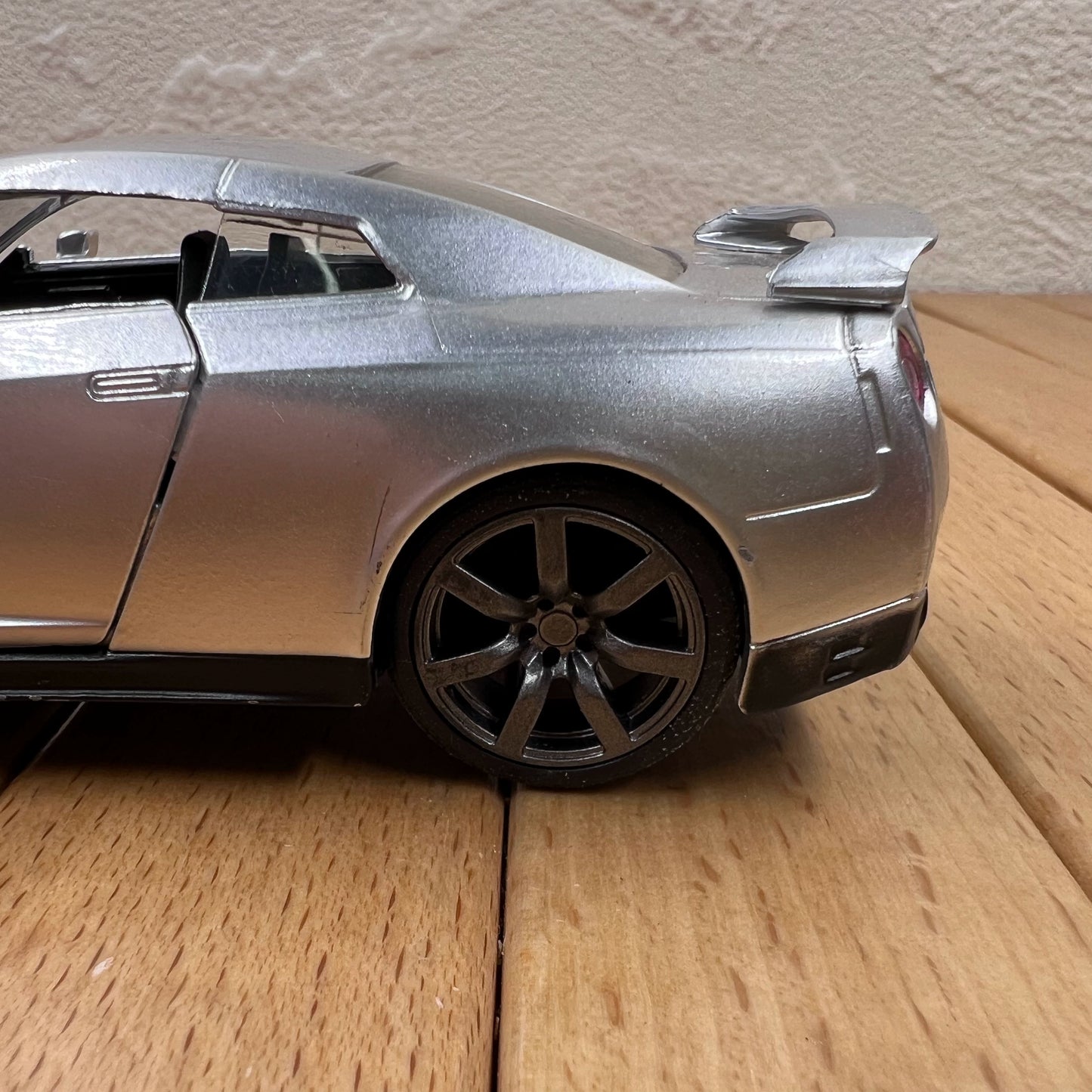 1/32 Scale 2009 Nissan GT-R Diecast Model Car