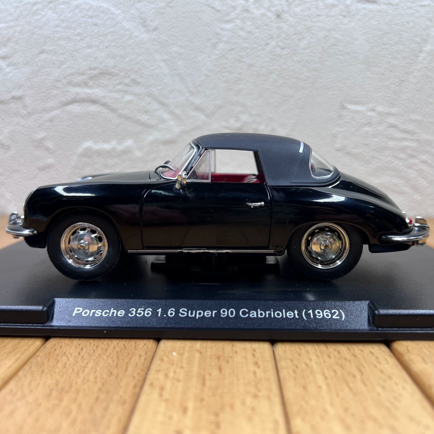 1/24 Scale Porsche 356 Sports Car Diecast Model