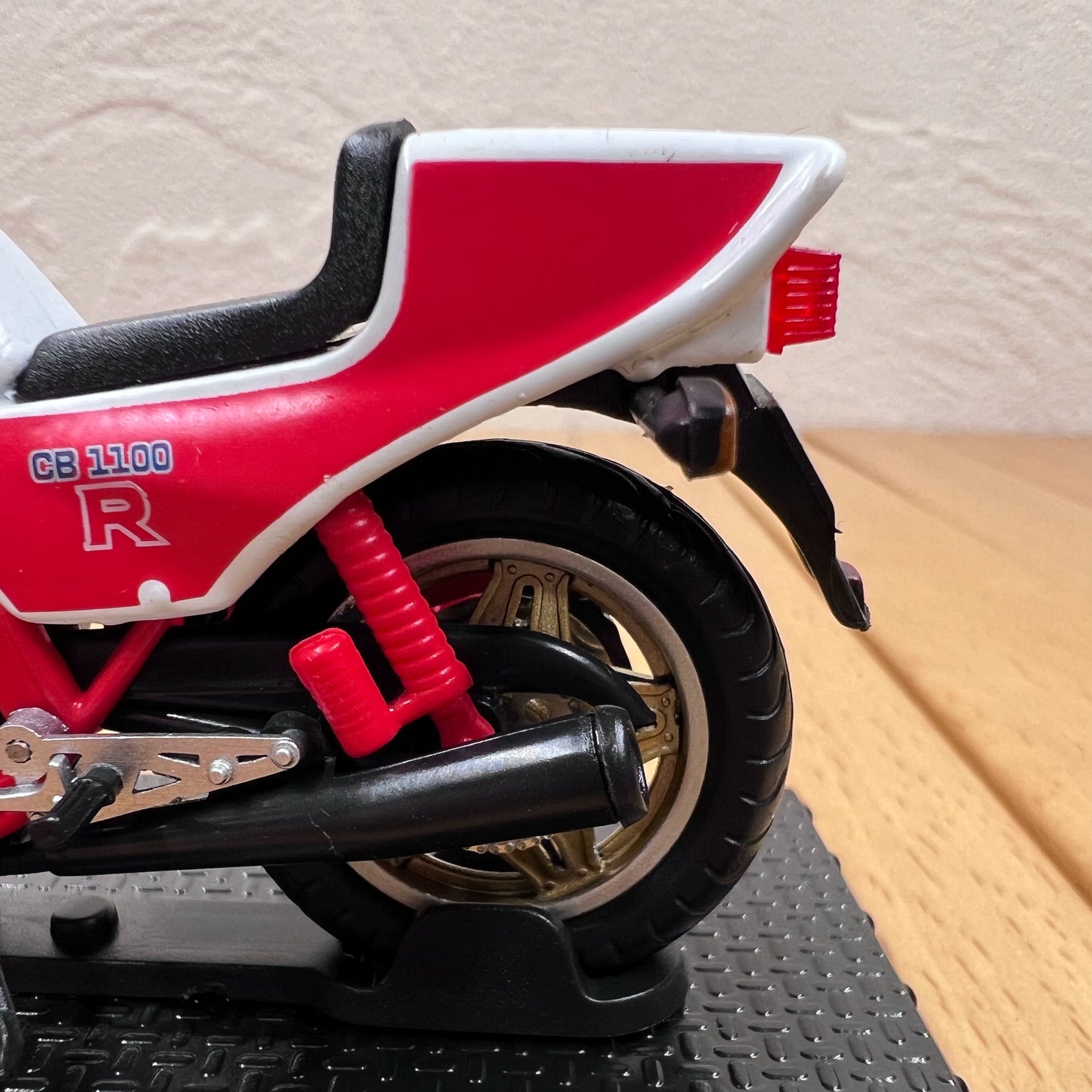 1/24 Scale 1981 Honda CB1100R Diecast Model Motorcycle