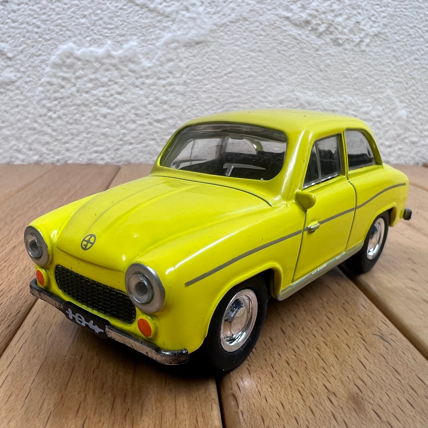 1/43 Scale 1966 FSO Syrena 104 Diecast Model Car