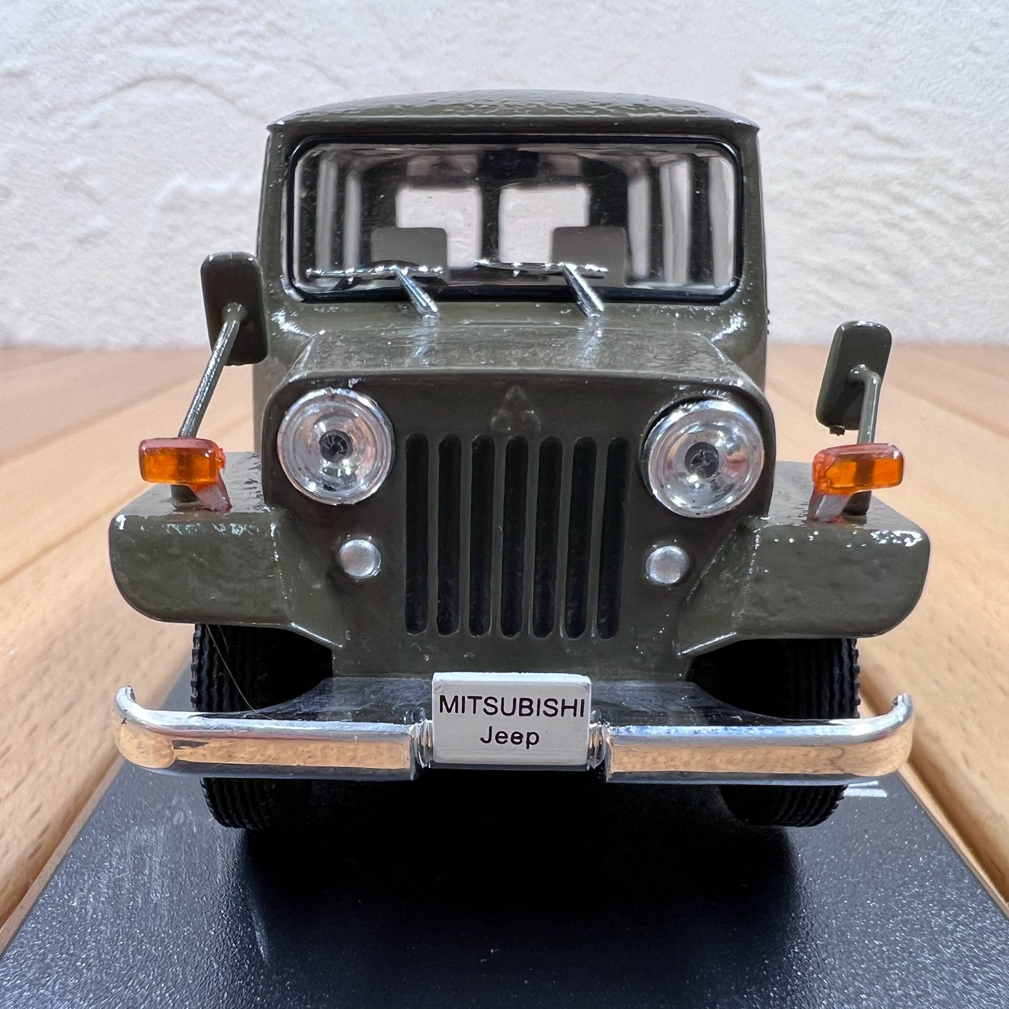 1/43 Scale 1961 Mitsubishi Jeep J30 Diecast Model Car