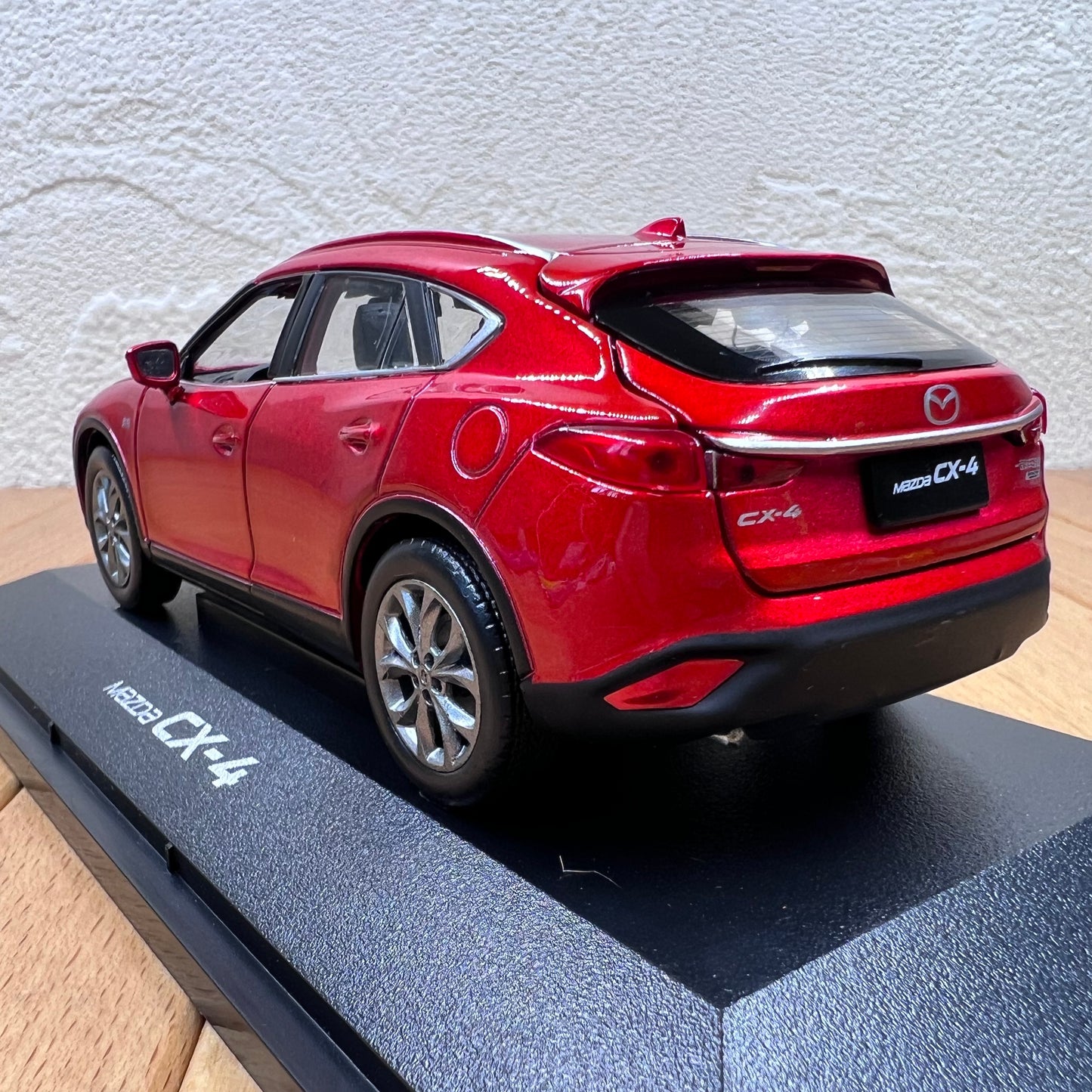 1/32 Scale 2016 Mazda CX-4 SUV Diecast Model Car