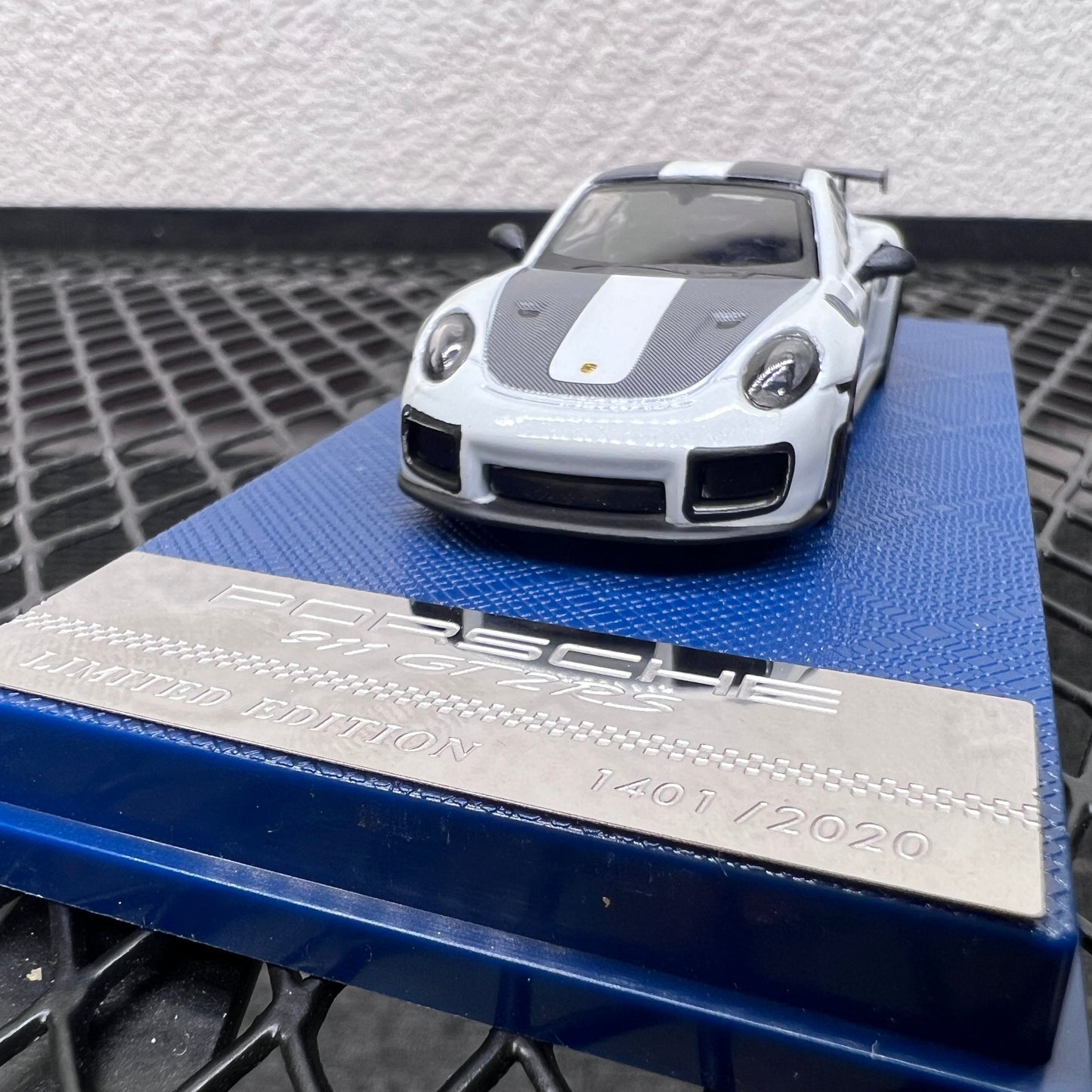 1/64 Scale Porsche 911 GT2 RS Diecast Model Car