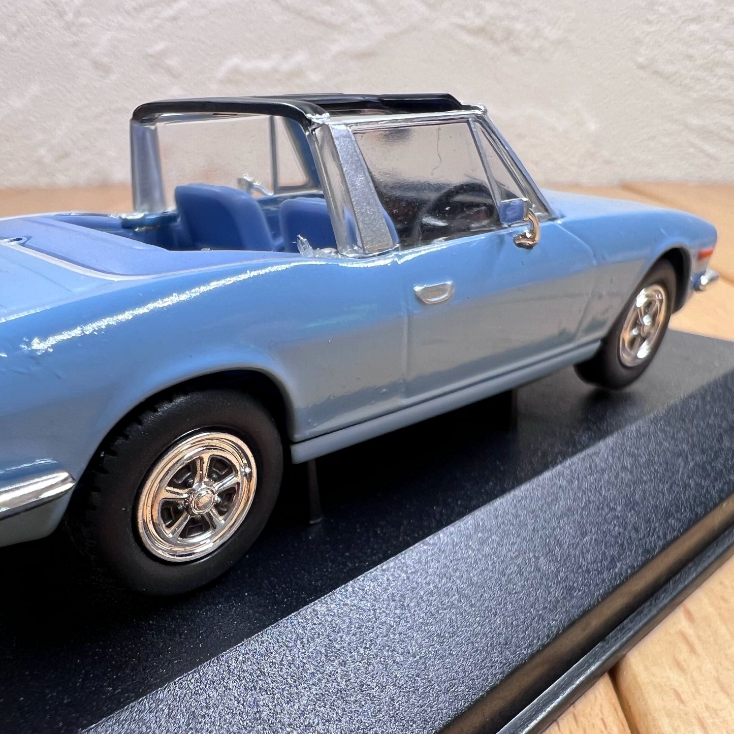 1/43 Scale 1970 Triumph Stag Sports Car Diecast Model