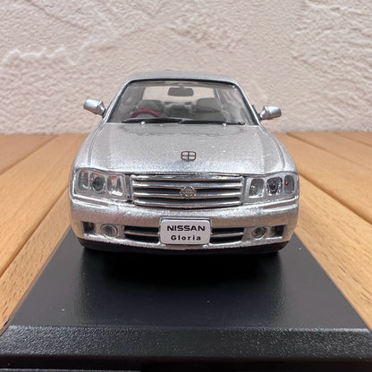 1/43 Scale 2001 Nissan Gloria Diecast Model Car