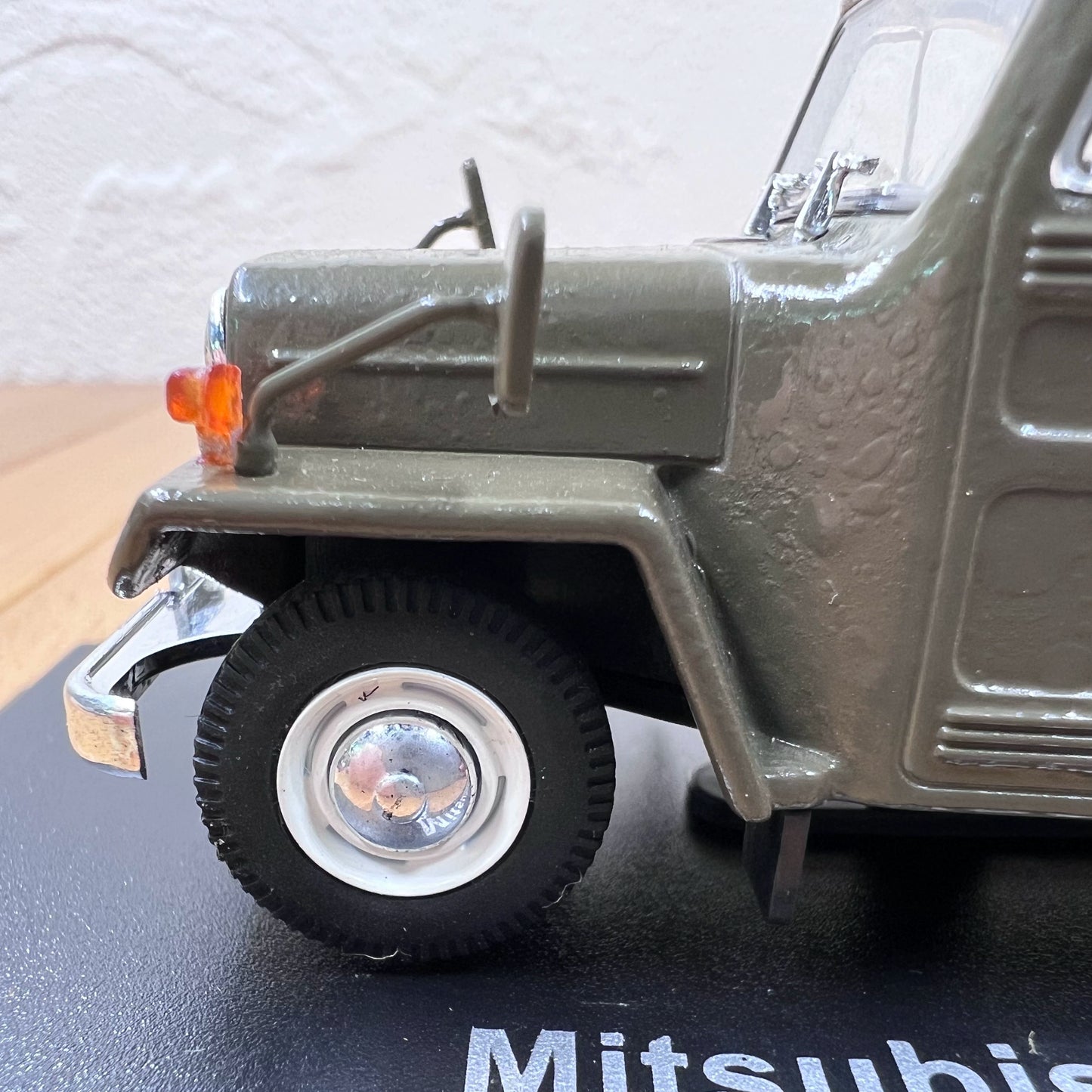 1/43 Scale 1961 Mitsubishi Jeep J30 Diecast Model Car