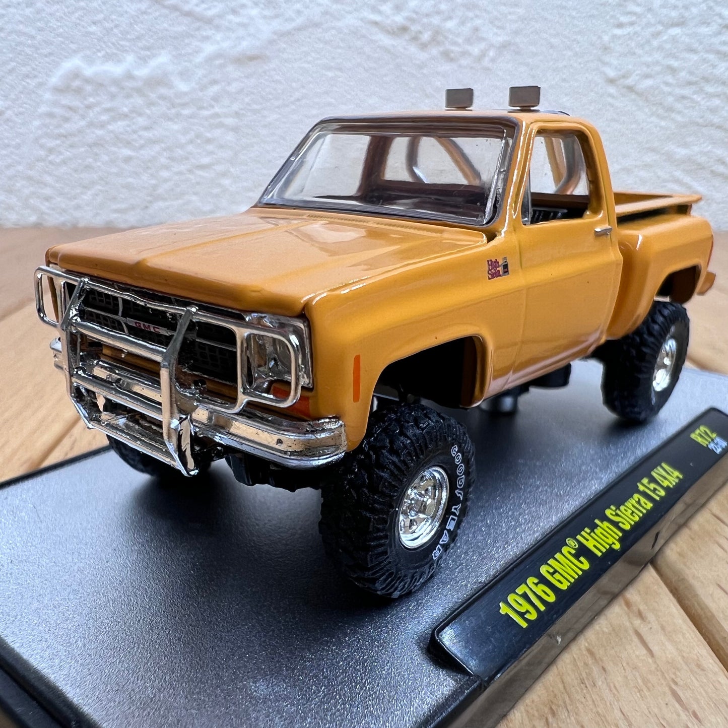 1/64 Scale 1976 GMC High Sierra 15 Pickup Truck Diecast Model