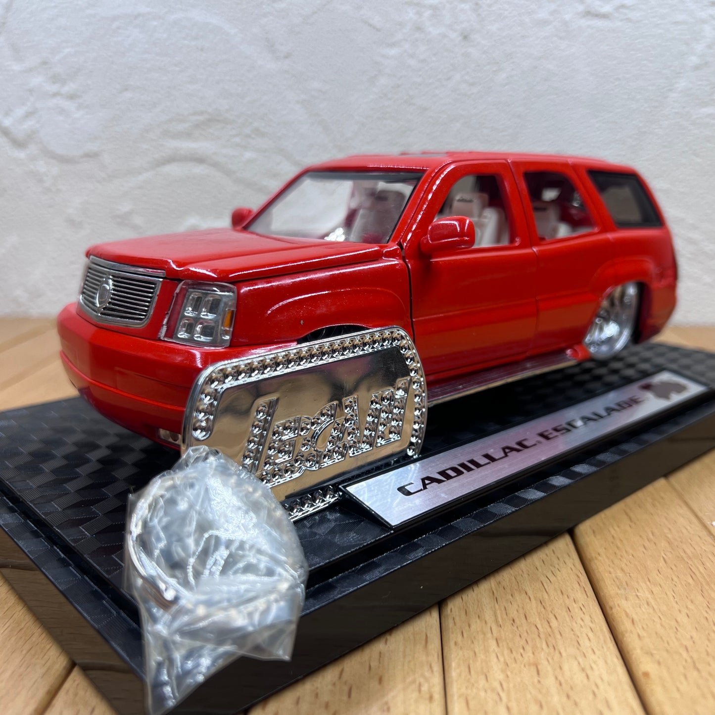 1/24 Scale Cadillac Escalade SUV Diecast Model Car