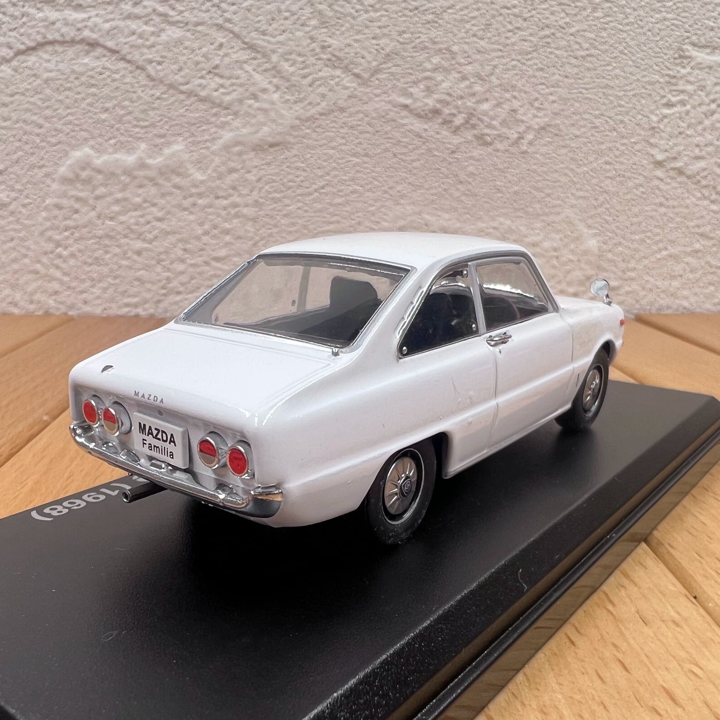 1/43 Scale 1968 Mazda Familia Rotary Coupe Diecast Model Car