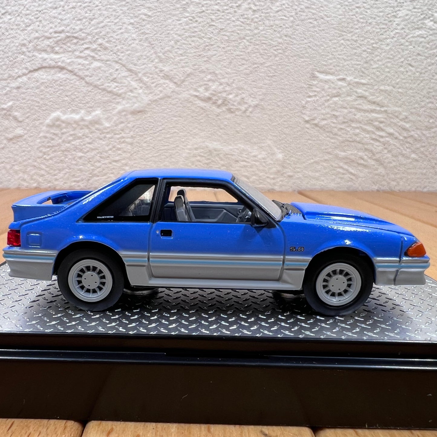 1/64 Scale 1988 Ford Mustang GT Diecast Model Car