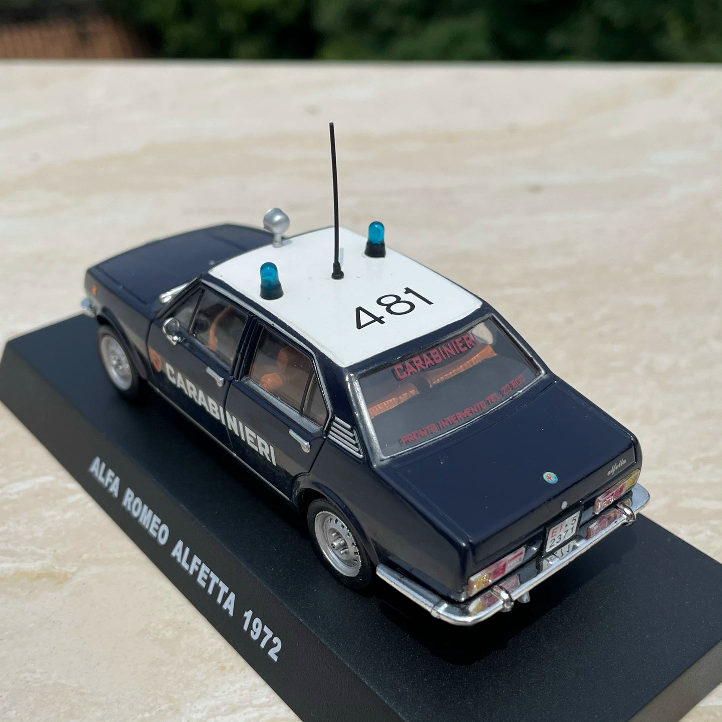 1/43 Scale 1972 Alfa Romeo Alfetta Italian Carabinieri Police Car Diecast Model