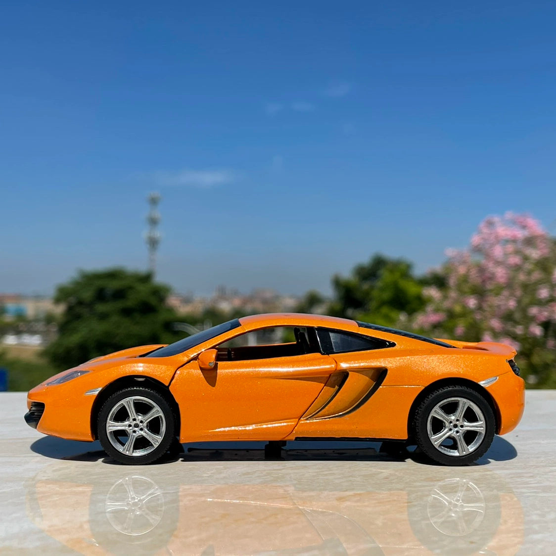 1/32 Scale McLaren MP4-12C Diecast Model Car