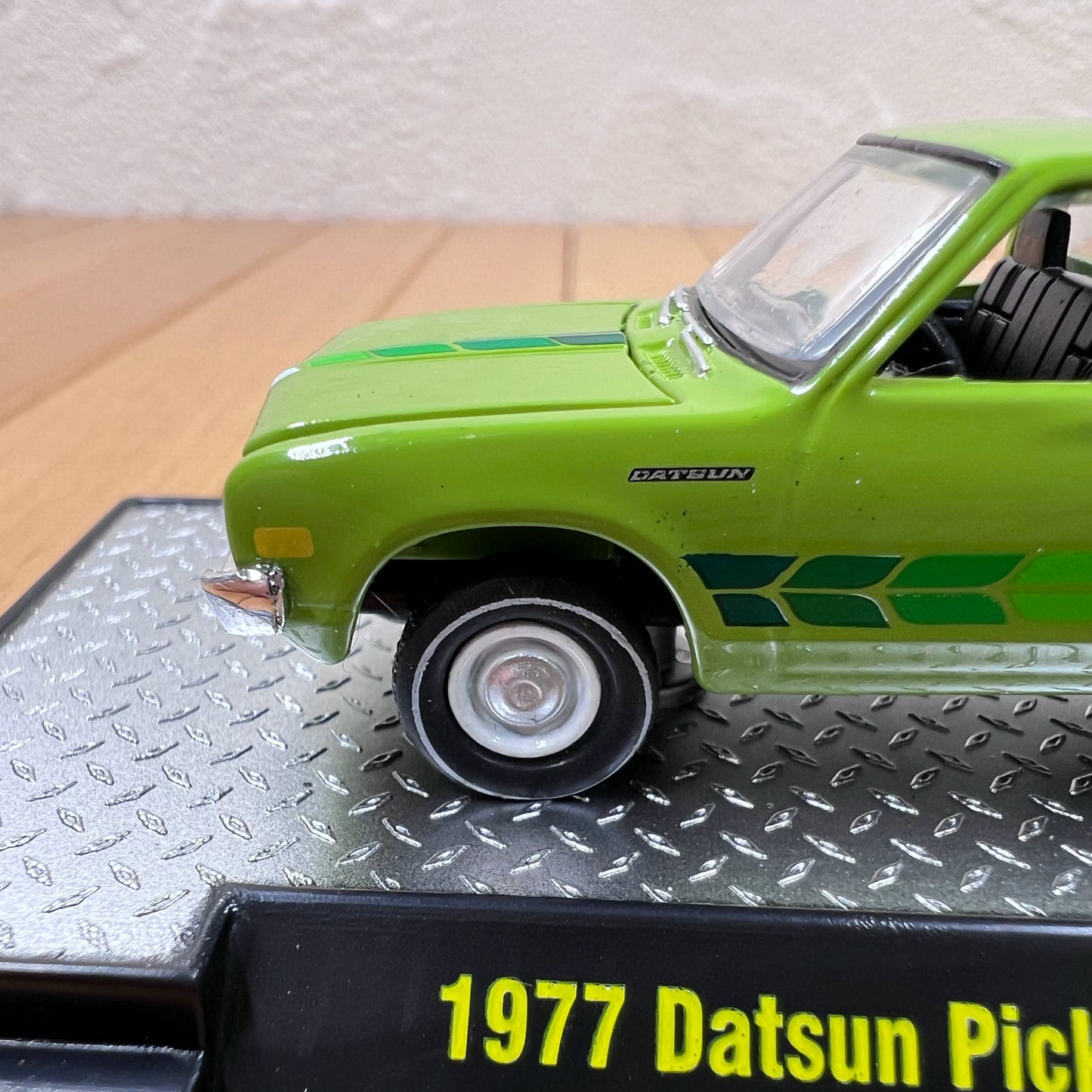 1/64 Scale 1977 Datsun Pickup Truck Diecast Model Car