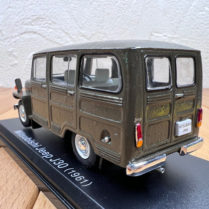 1/43 Scale 1961 Mitsubishi Jeep J30 Diecast Model Car