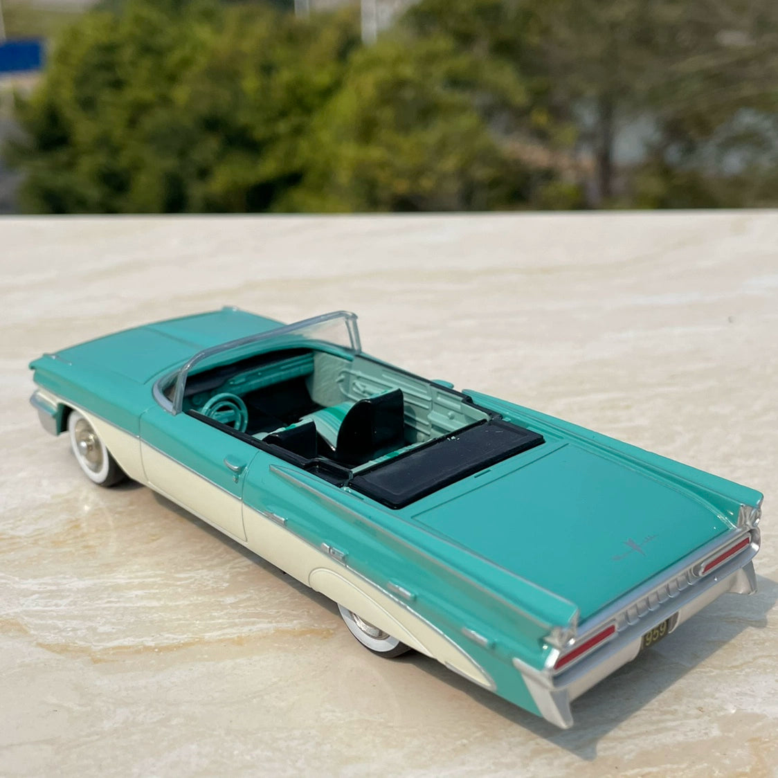 1/43 Scale Pontiac Bonneville Convertible Coupe Diecast Model Car