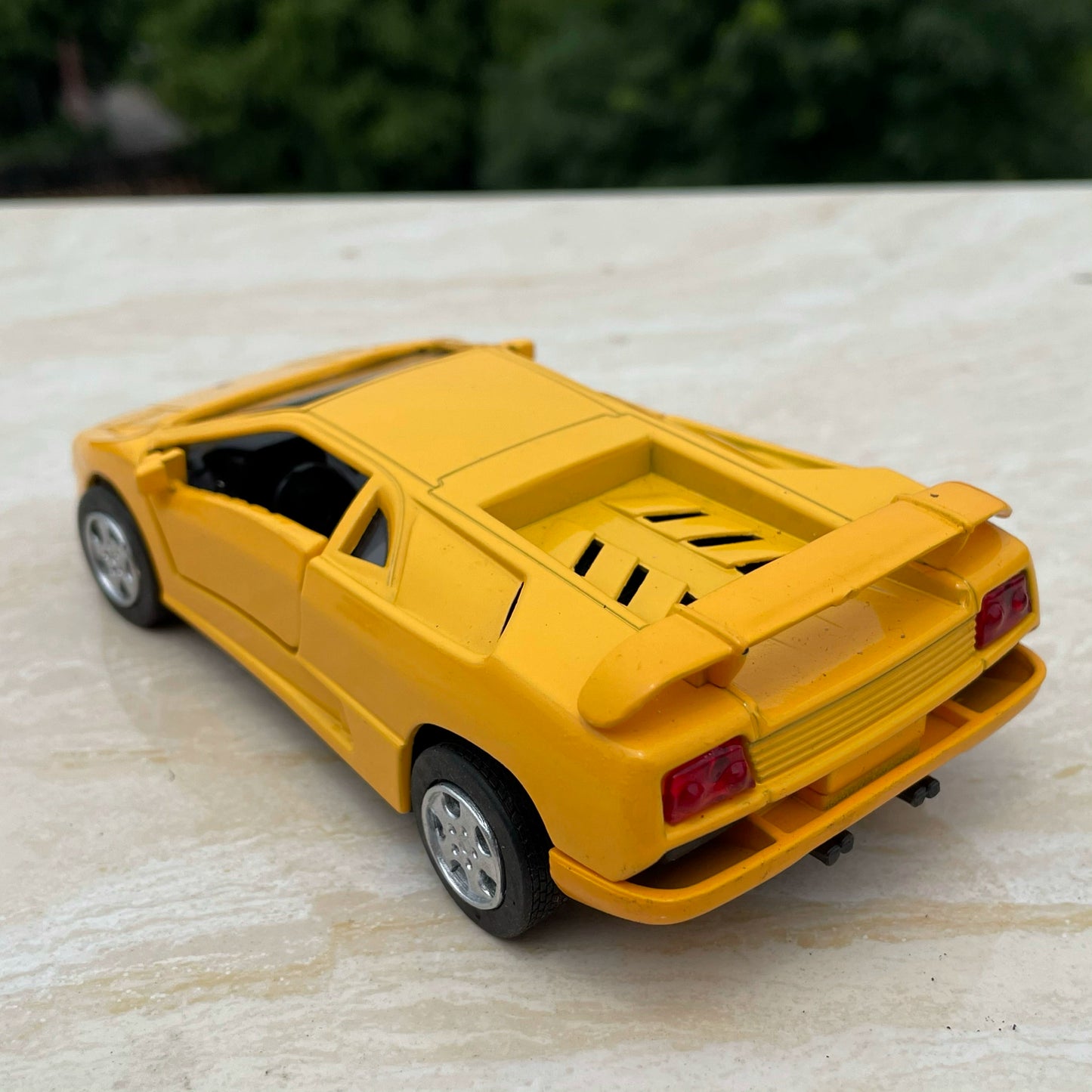 1/32 Scale Lamborghini Diablo Sports Car Diecast Model