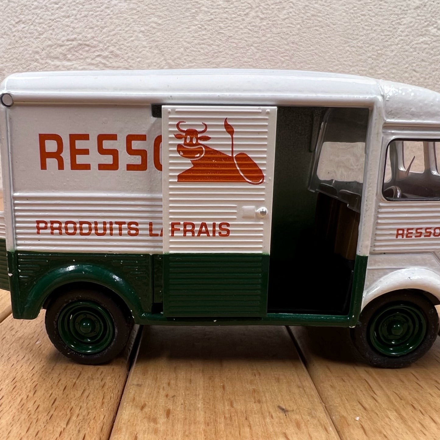 1/43 Scale 1950 Citroen H Van with Trailer Diecast Model