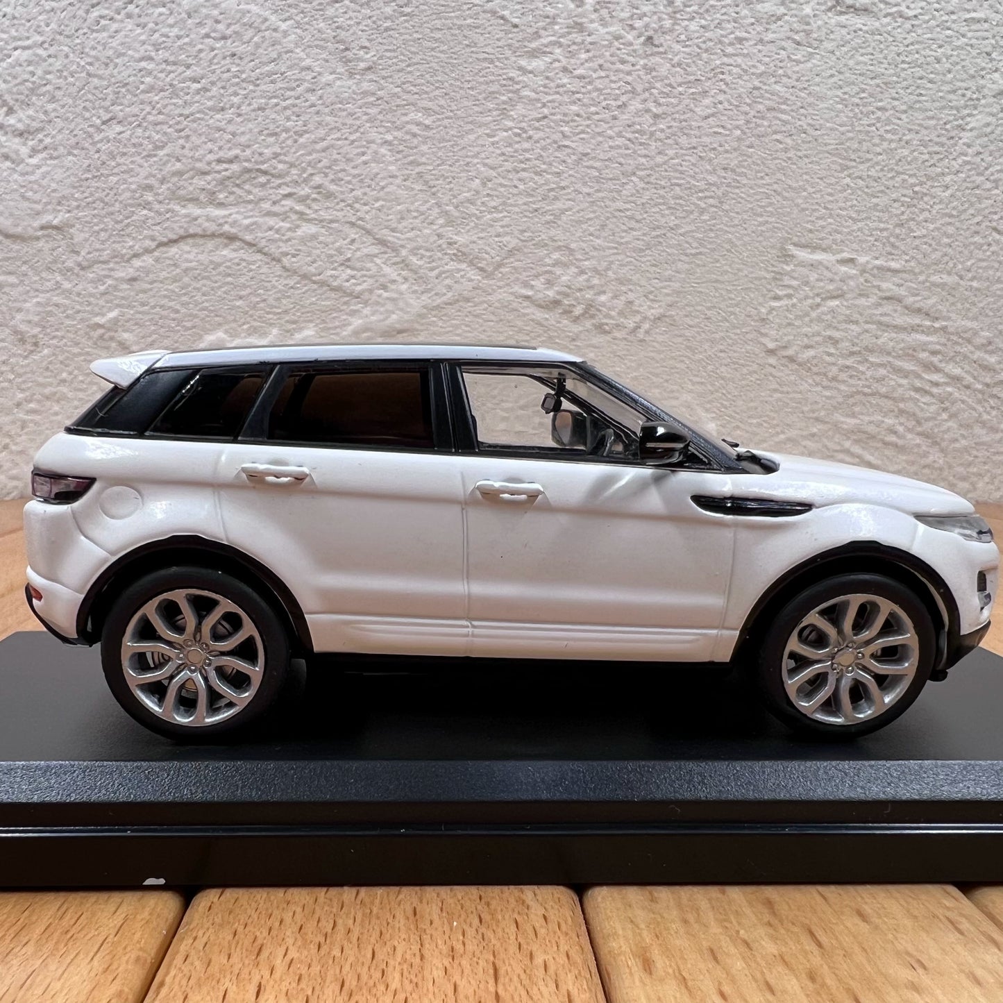 1/43 Scale 2012 Range Rover Evoque SUV Diecast Model Car