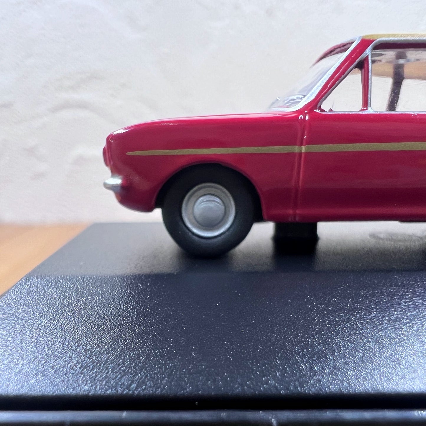 1/76 Scale Ford Cortina Diecast Model Car