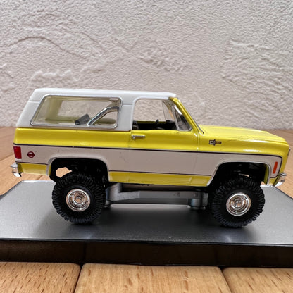 1/64 Scale 1974 Chevrolet K5 Blazer SUV Diecast Model Car