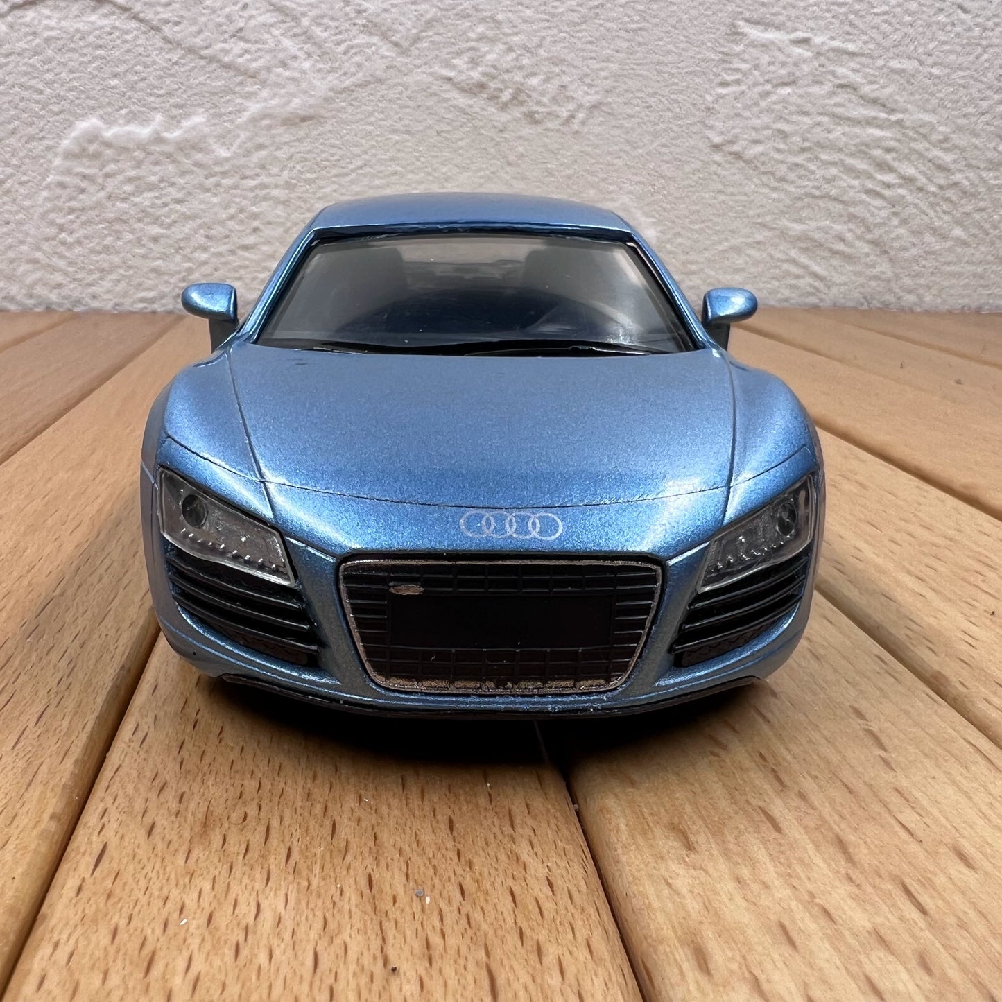 1/32 Scale Audi R8 Sports Car Diecast Model