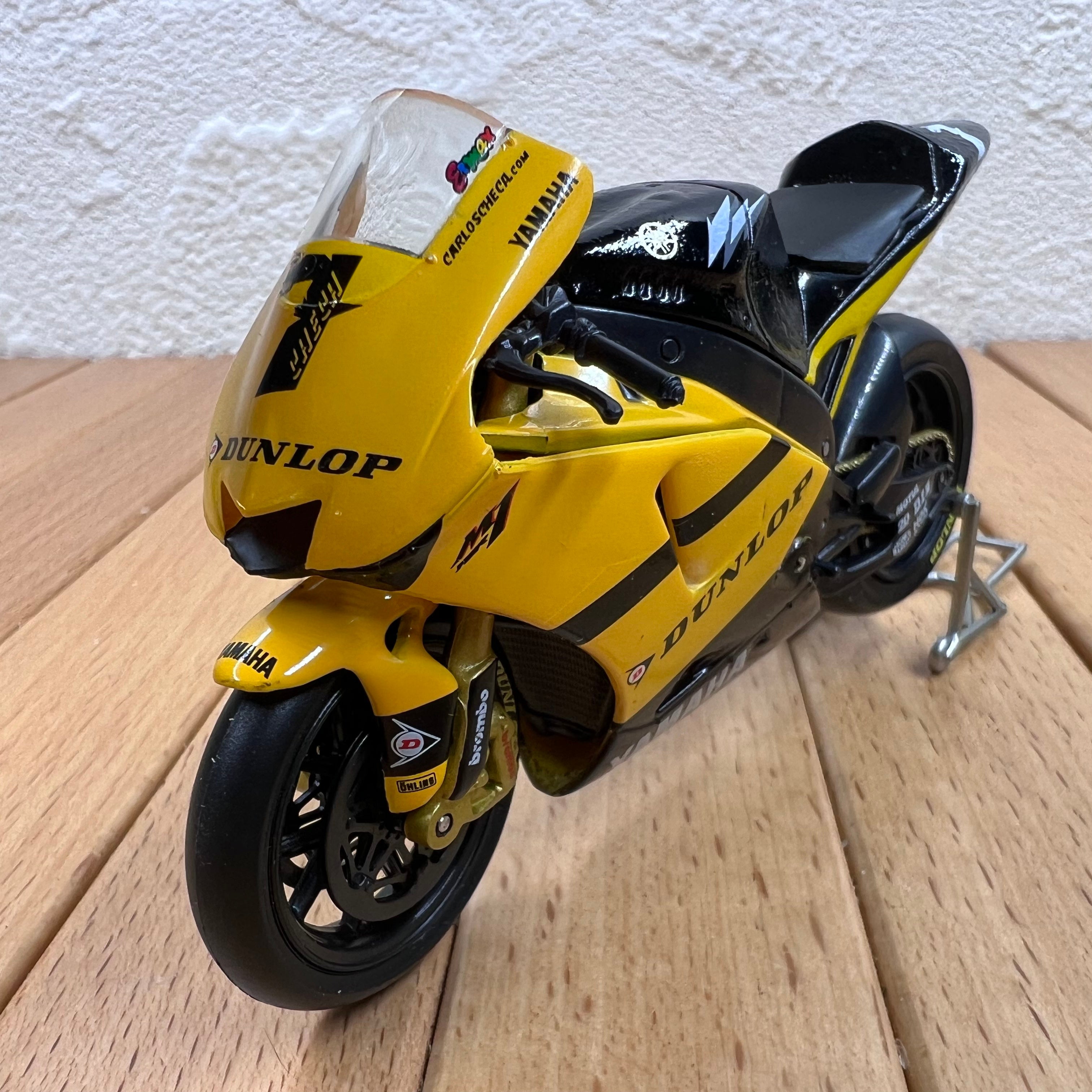 1/18 Scale 2006 Yamaha YZR-M1 Carlos Checa Diecast Model