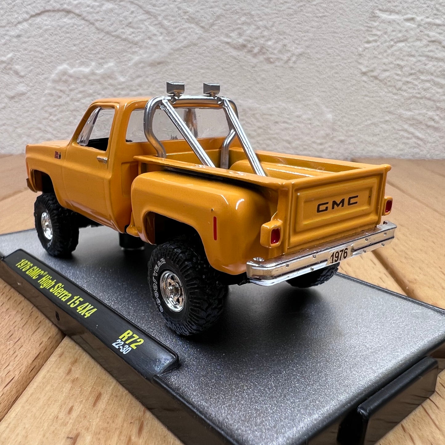 1/64 Scale 1976 GMC High Sierra 15 Pickup Truck Diecast Model