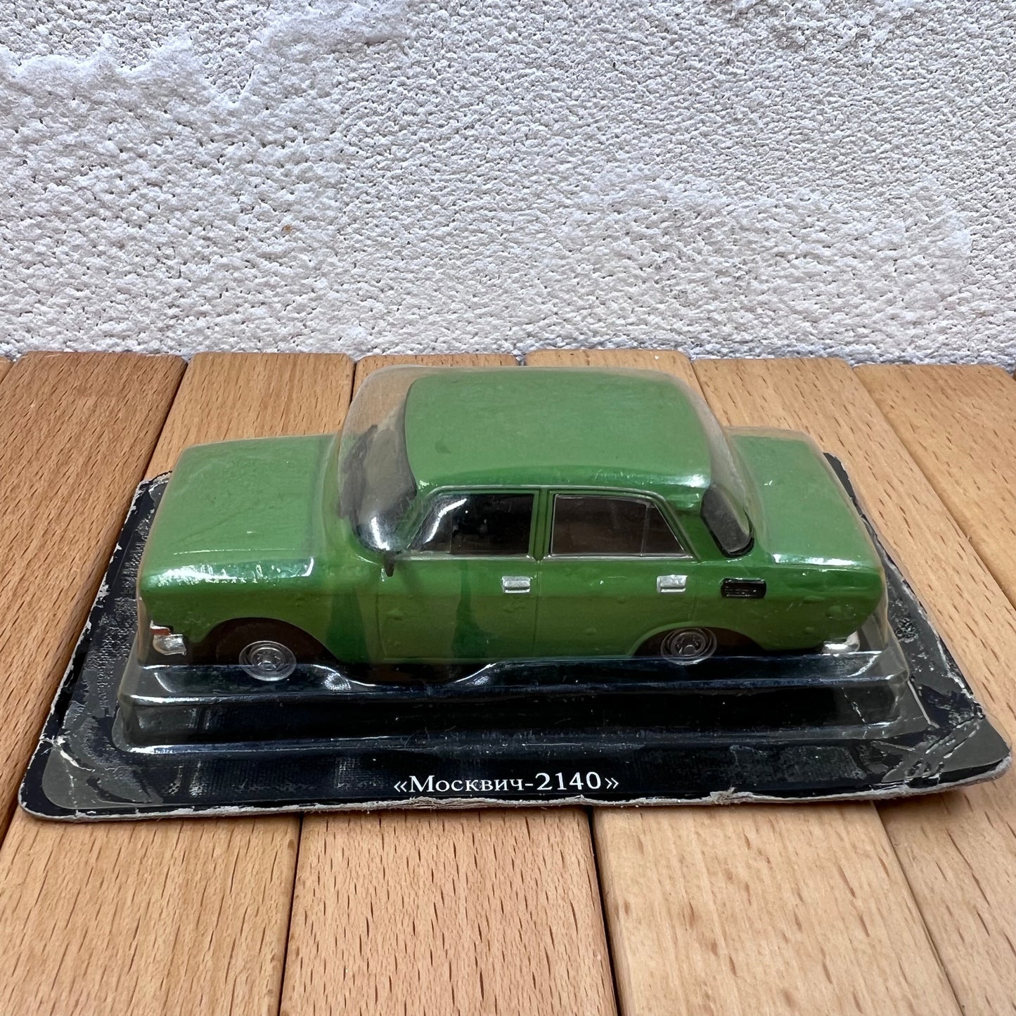 1/43 Scale Moskvitch 2140 Diecast Model Car