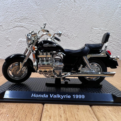 1/24 Scale 1999 Honda Valkyrie Diecast Model Motorcycle