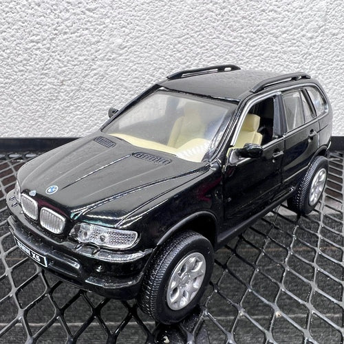 1/32 Scale BMW X5 SUV Diecast Model Car