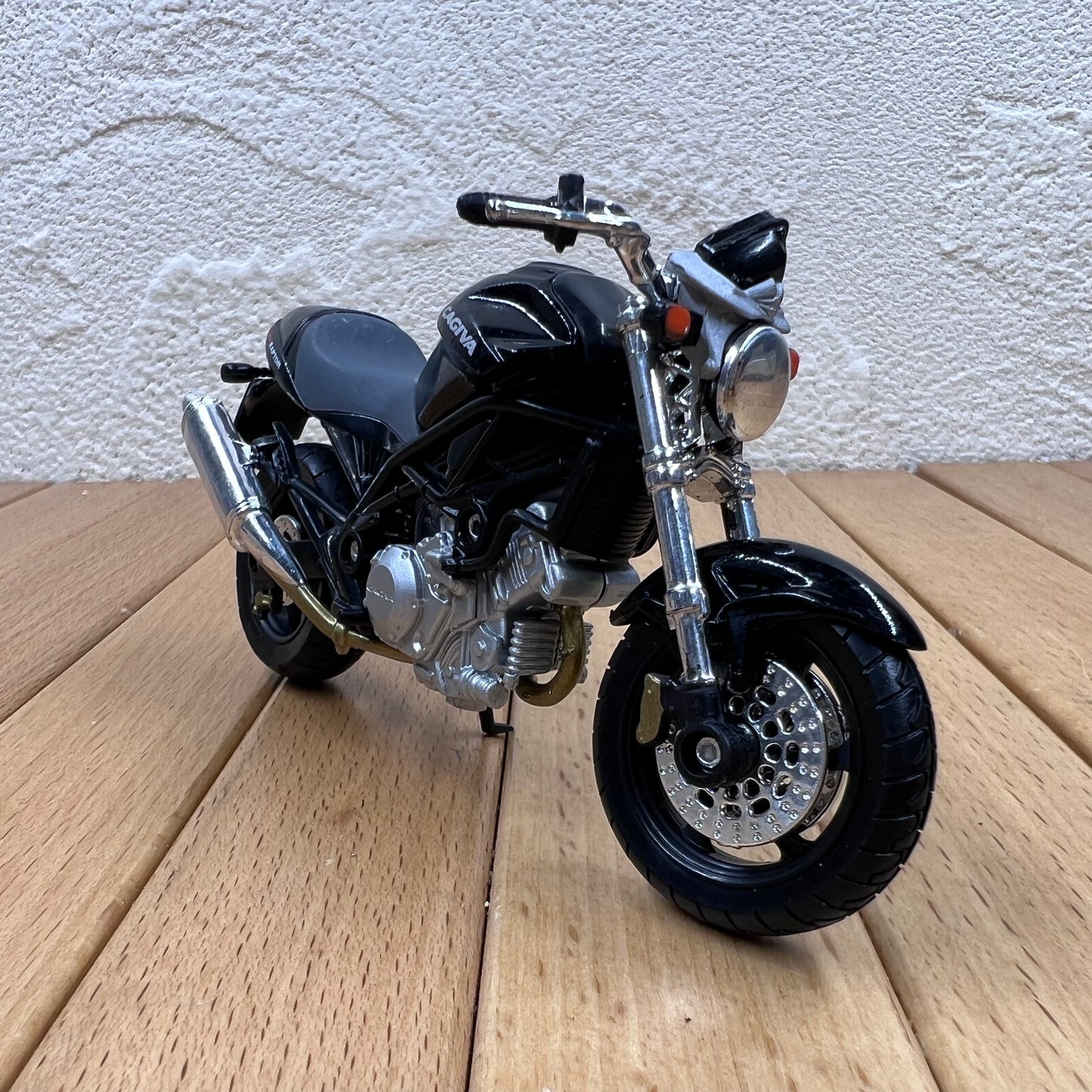 1/18 Scale 2004 Cagiva Raptor Diecast Model Motorcycle