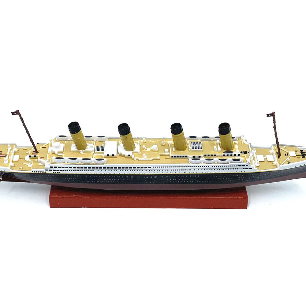 RMS Titanic Ocean Liner 1/1250 Scale Diecast Model Ship