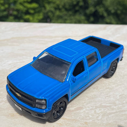 1/32 Scale Chevrolet Silverado Pickup Truck Diecast Model