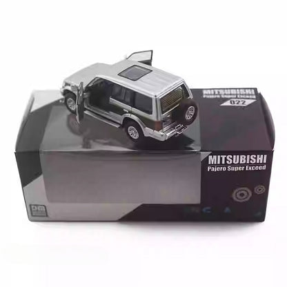 1/64 Scale Mitsubishi Pajero Super Exceed SUV Diecast Model