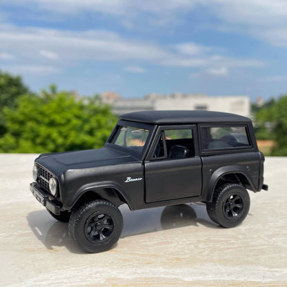 1/32 Scale Ford Bronco SUV Diecast Model Car