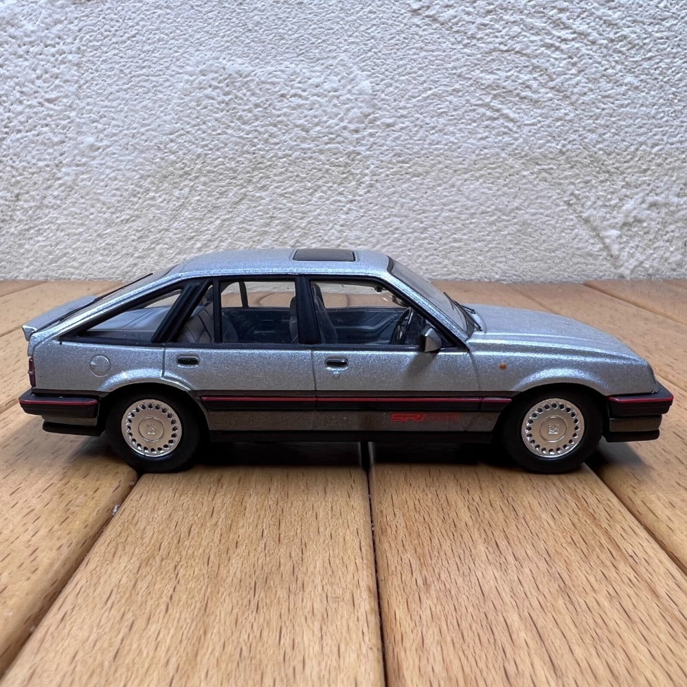 1/43 Scale Vauxhall Cavalier Mk2 Diecast Model Car