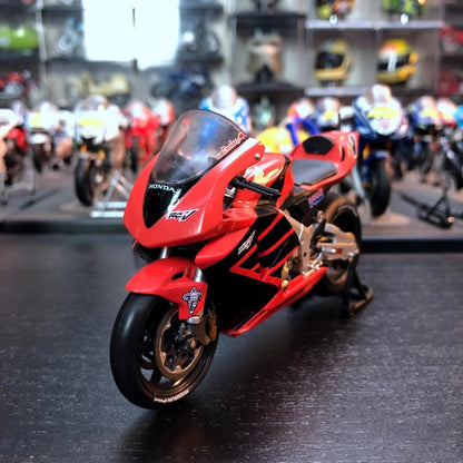 1/18 Scale Honda RC 211V Summer Test Suzuka 2001 Diecast Model Motorcycle