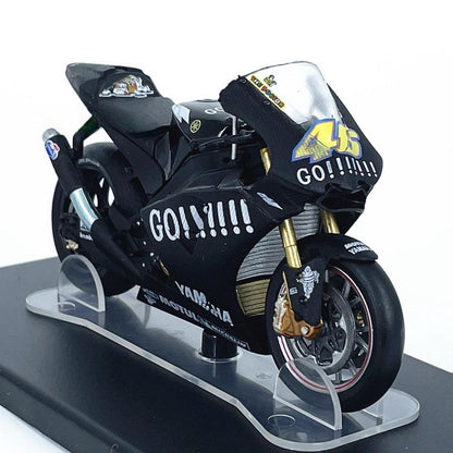 Yamaha YZR-M1 46 World Champion 2004 1/18 Scale Diecast Metal Motorcycle Collectible Model