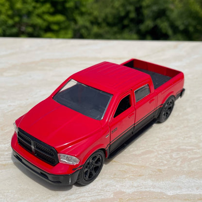 1/32 Scale Dodge Ram 1500 Pickup Truck Diecast Model Car