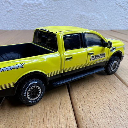 1/64 Scale 2018 Nissan Titan XD Pro-4X Pickup Truck Diecast Model Car