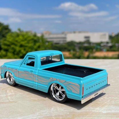 1/32 Scale Chevrolet Pickup Truck Diecast Model Car