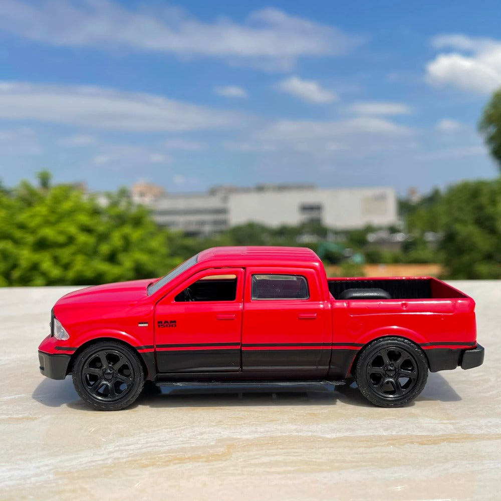 1/32 Scale Dodge Ram 1500 Pickup Truck Diecast Model Car