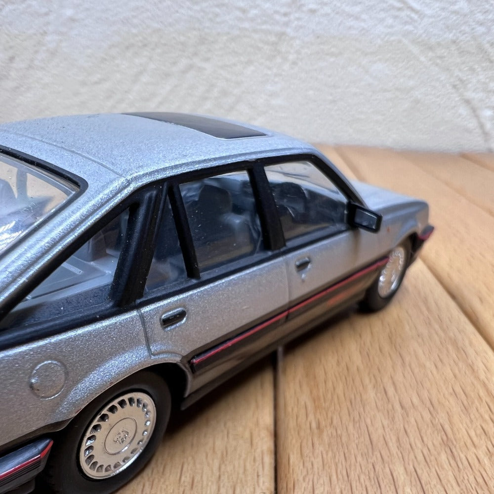 1/43 Scale Vauxhall Cavalier Mk2 Diecast Model Car