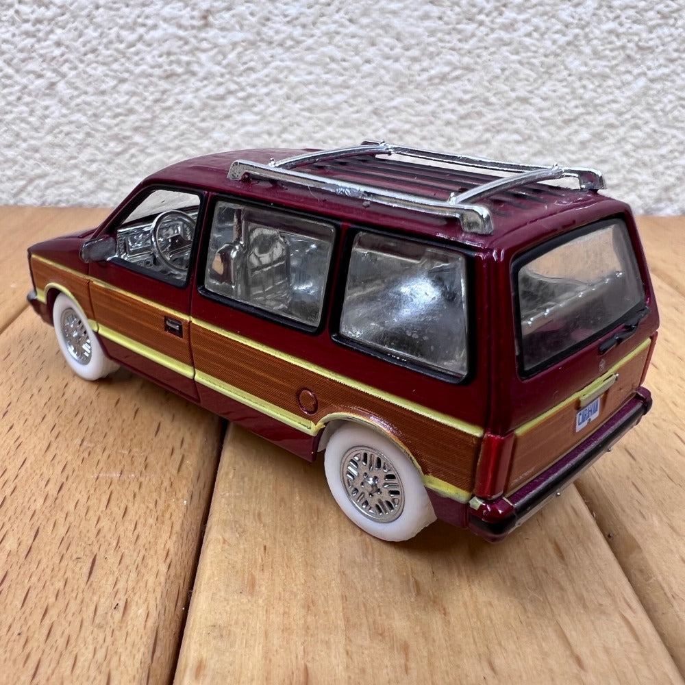 1/64 Scale Dodge Caravan Diecast Model Car