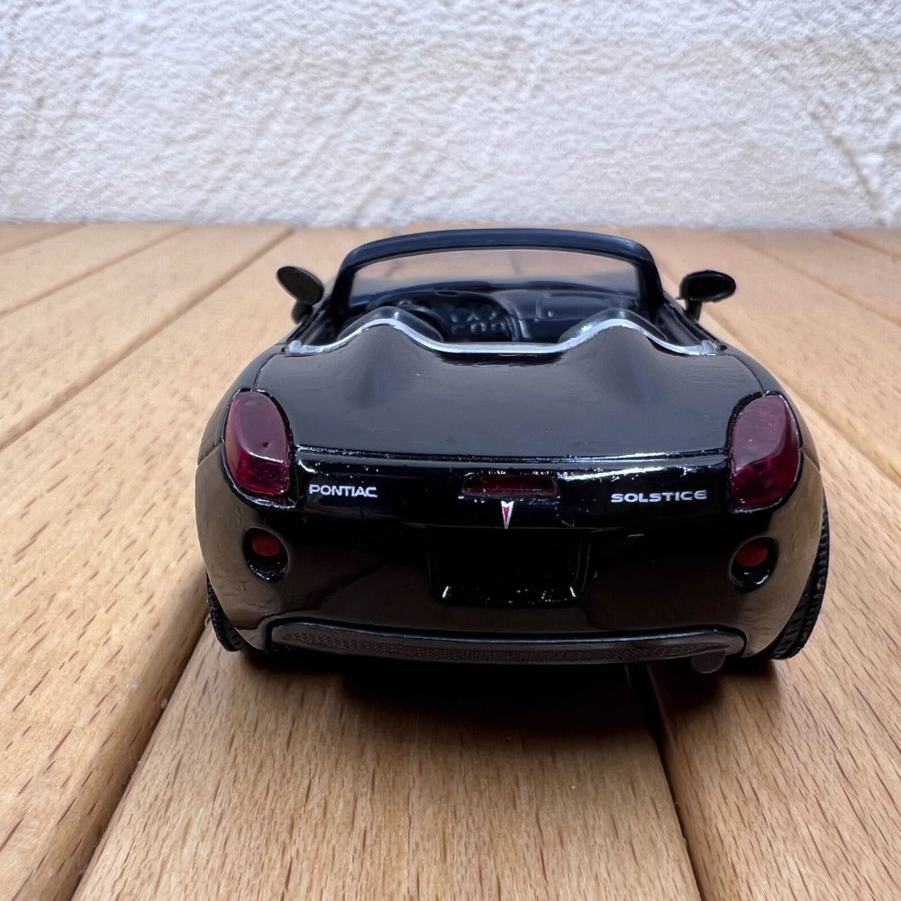 1/43 Scale 2006 Pontiac Solstice Convertible Sports Car Diecast Model