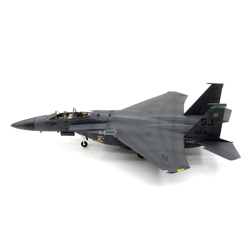 McDonnell Douglas F-15E Eagle fighter pre-built 1/72 scale collectible plastic military aircraft model