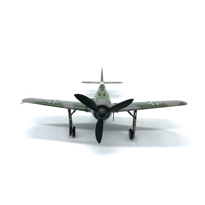 1/72 scale prebuilt Fw 190 D-9 German WWII fighter model 37264